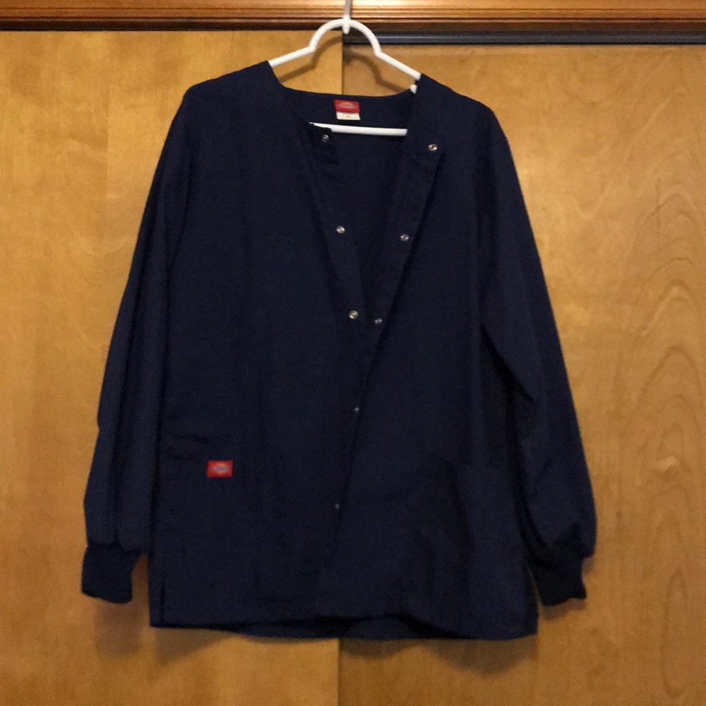 Size medium navy dickies lab coat